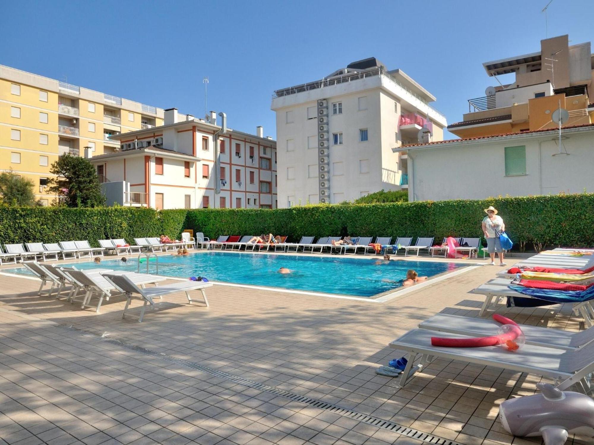 Apartment In Bibione Spiaggia Near The Beach Exteriör bild